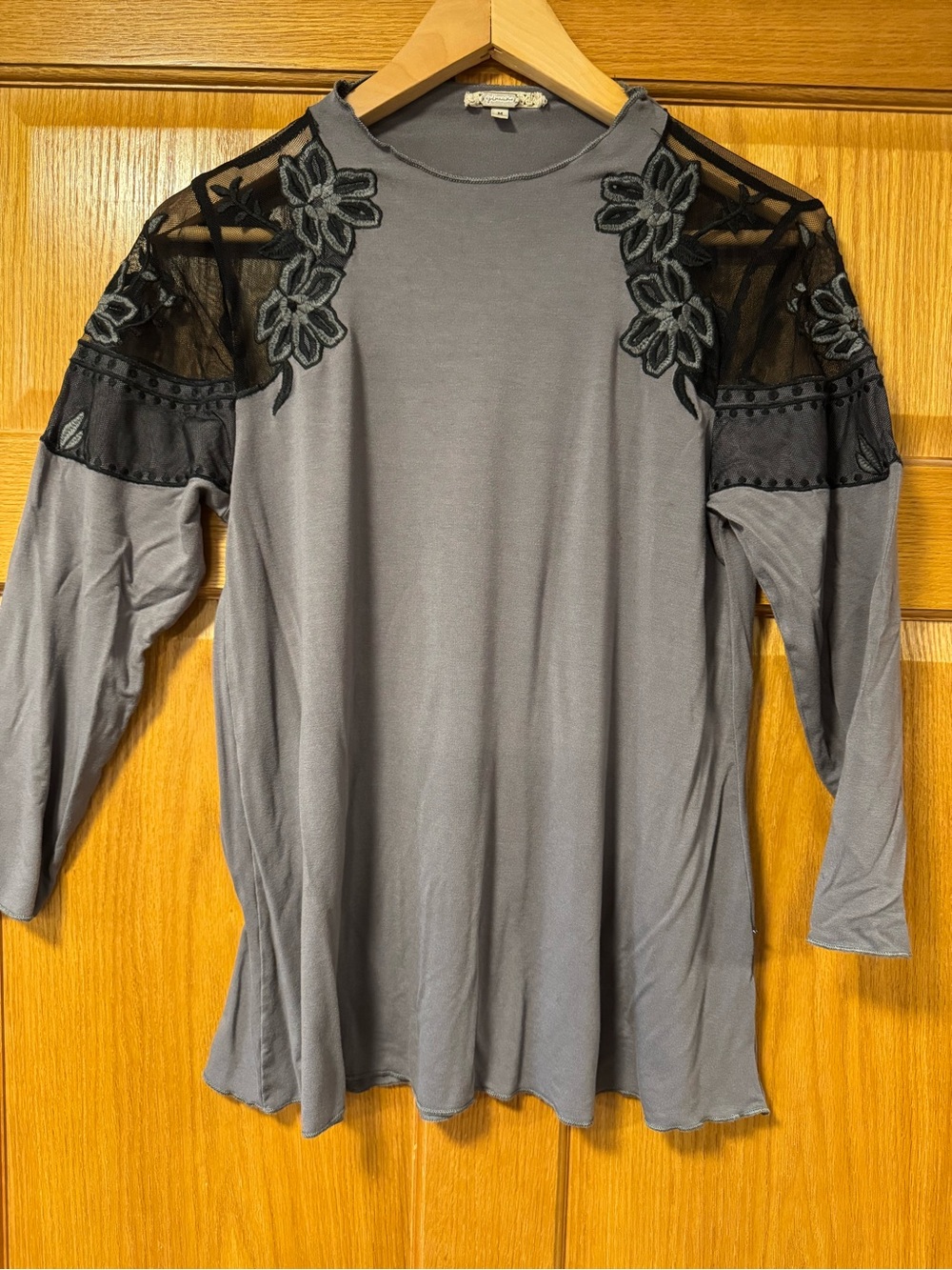 gimmicks by BKE Gray Long-Sleeve Top with Black Lace Floral Accents